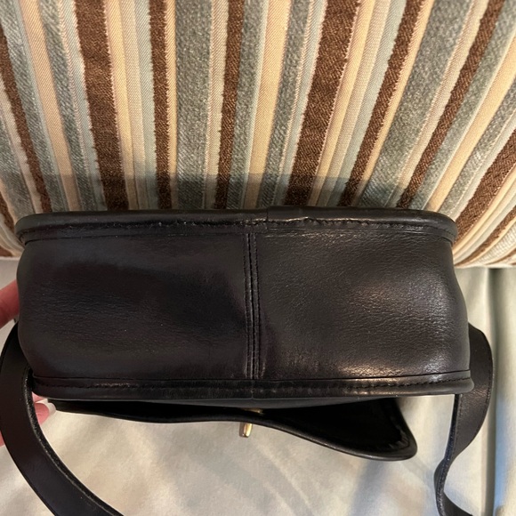 Vintage Coach Collegiate Bag - Picture 7 of 12